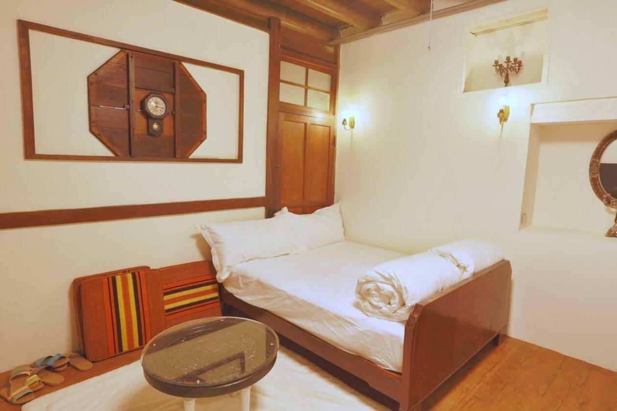 台南赤崁月樓tainan Moon House Inn Tainan Exterior foto