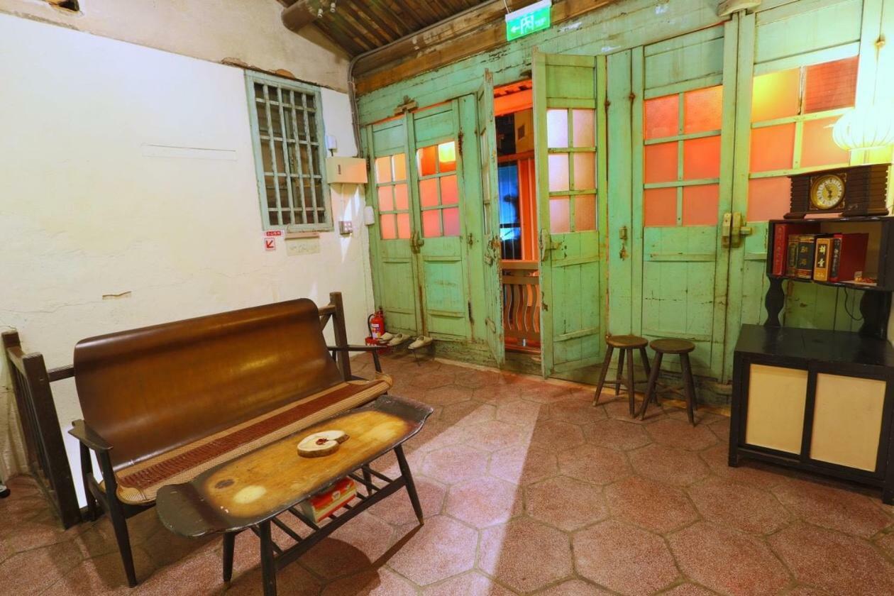 台南赤崁月樓tainan Moon House Inn Tainan Exterior foto