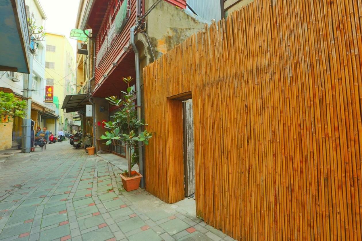 台南赤崁月樓tainan Moon House Inn Tainan Exterior foto