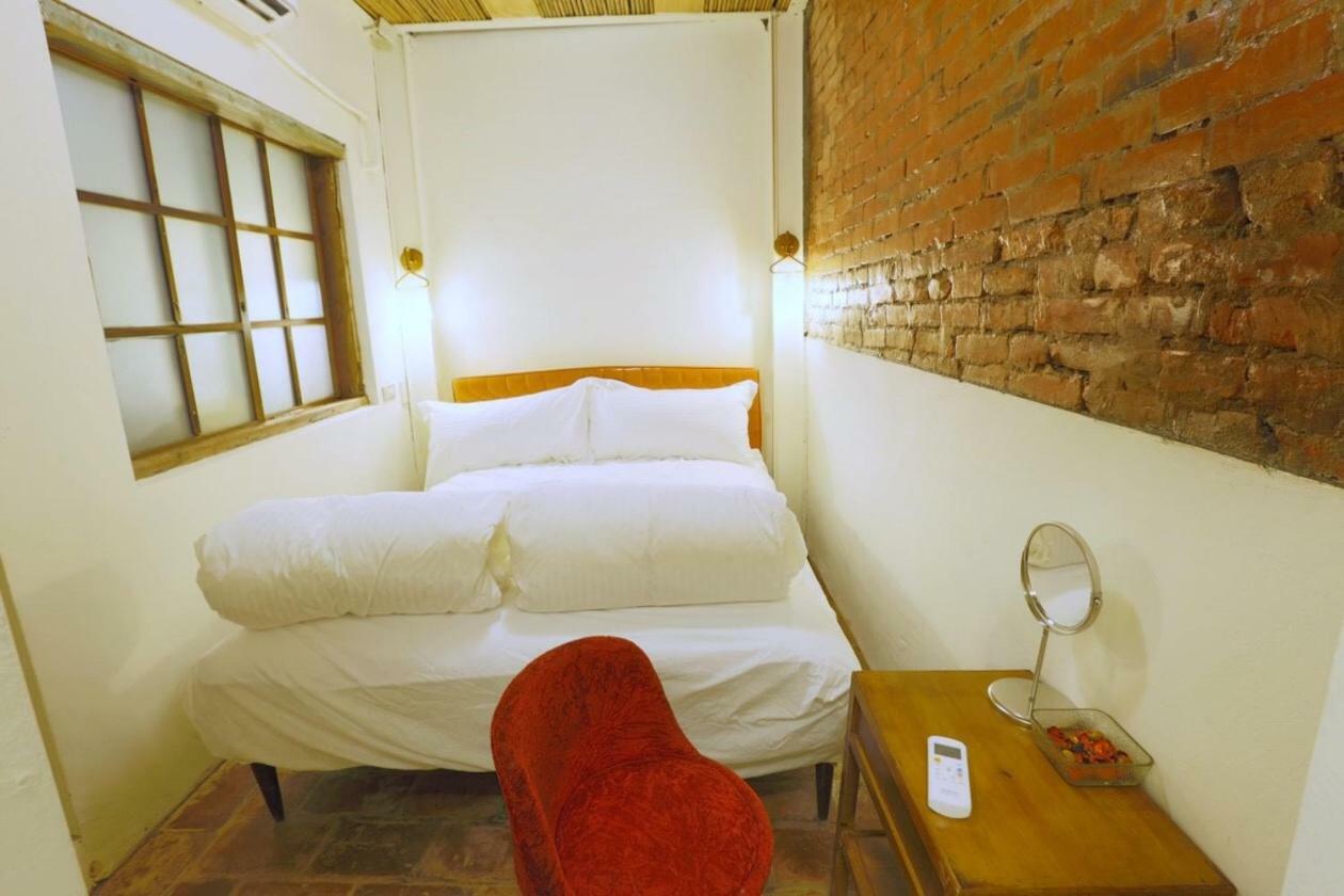 台南赤崁月樓tainan Moon House Inn Tainan Exterior foto