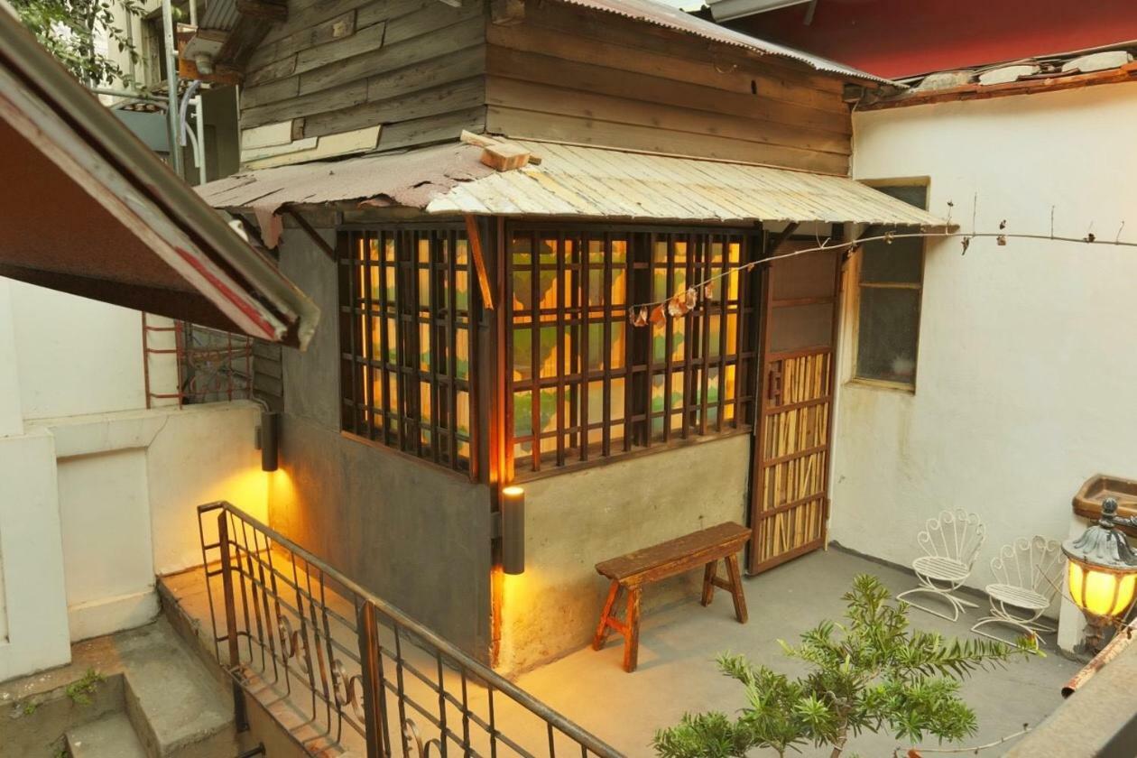 台南赤崁月樓tainan Moon House Inn Tainan Exterior foto